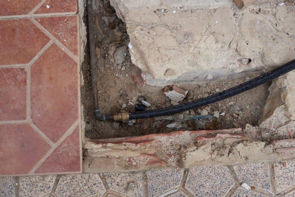 איתור נזילות בדירה שכורה